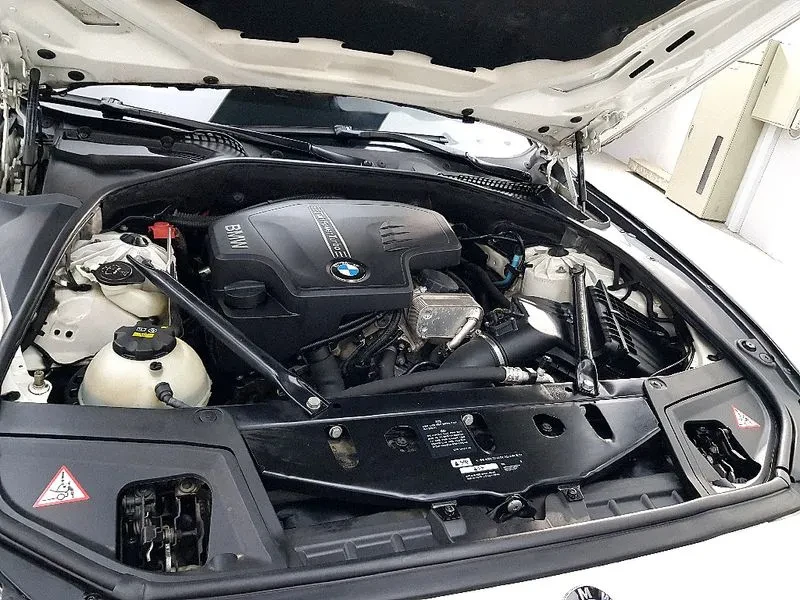 BMW 528 I M AERODYNAMICS, снимка 6 - Автомобили и джипове - 55118694