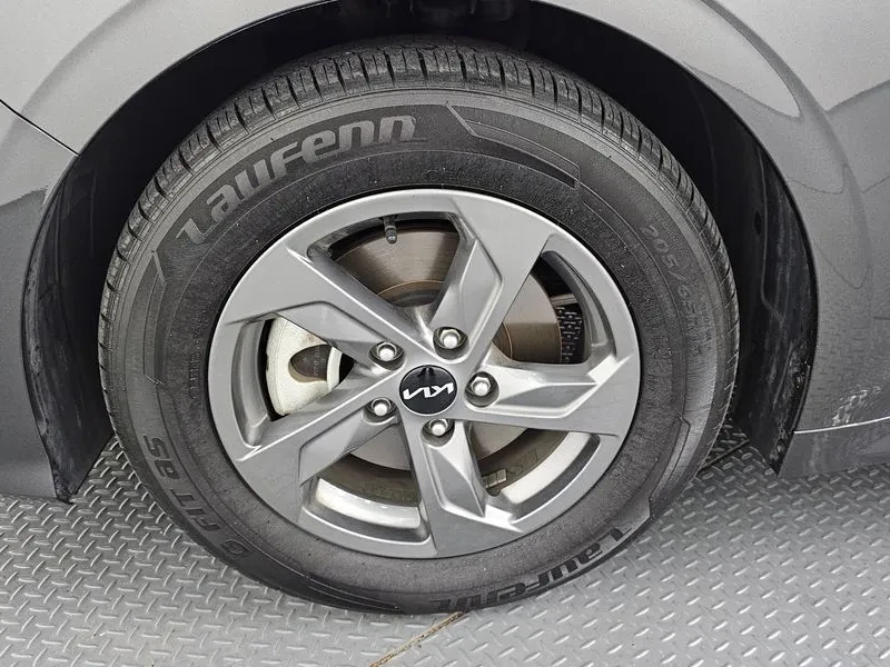 Kia K5 2.0 Lpi , снимка 5 - Автомобили и джипове - 56502625