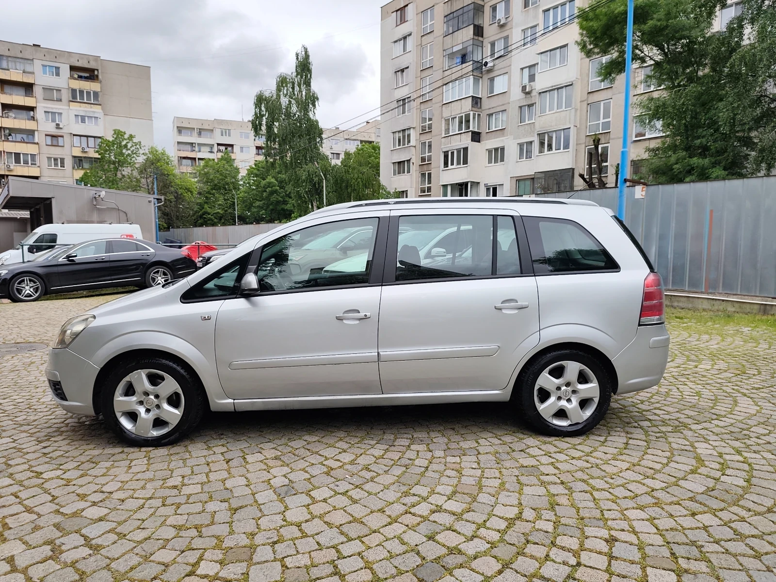 Opel Zafira 1.8 ГАЗ-ИНЖ 7 МЕСТА! * КЛИМАТРОНИК* ТОП!!, снимка 2 - Автомобили и джипове - 54145337