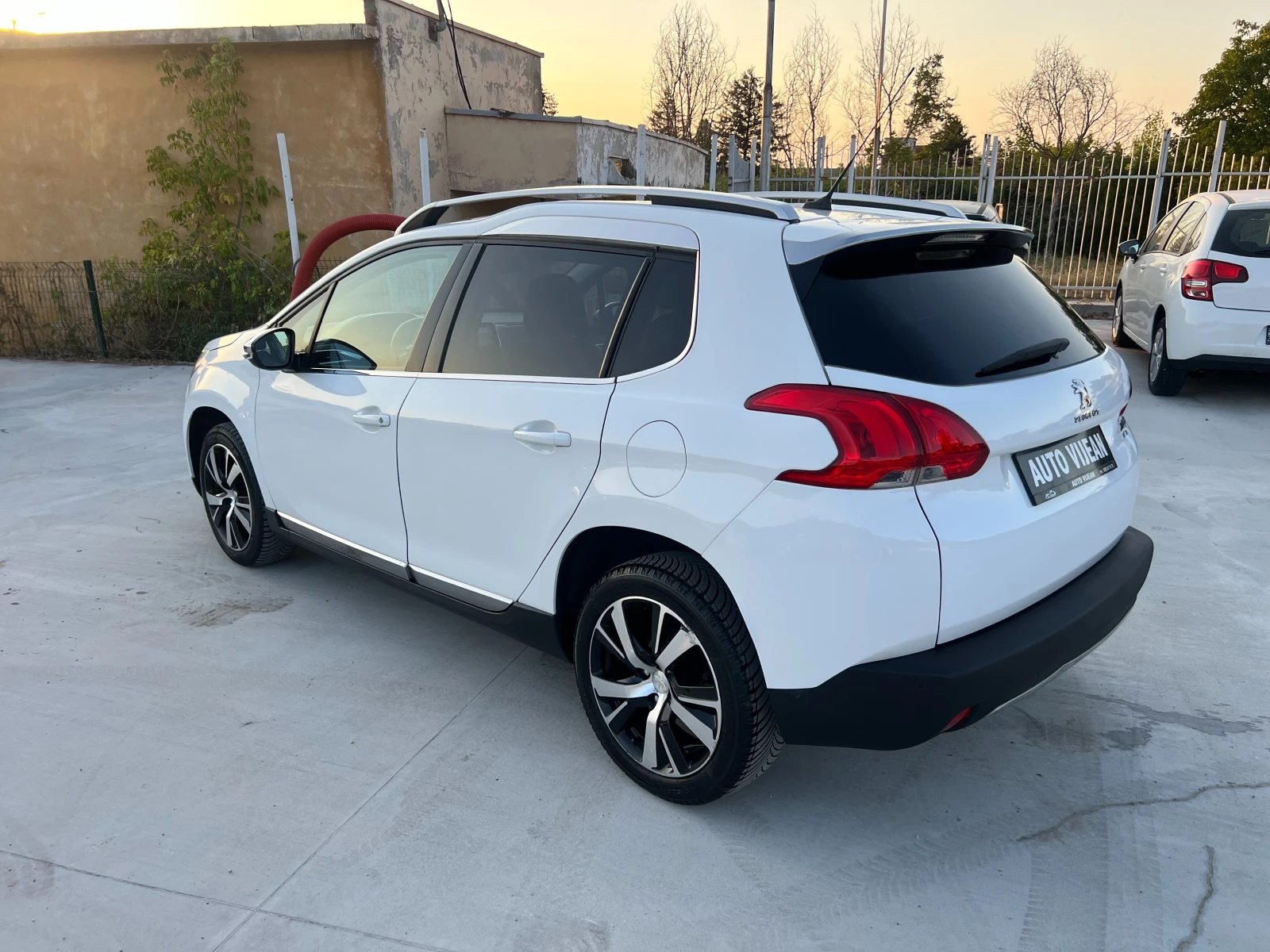 Peugeot 2008 1.6E-HDI-92 к.с - изображение 6