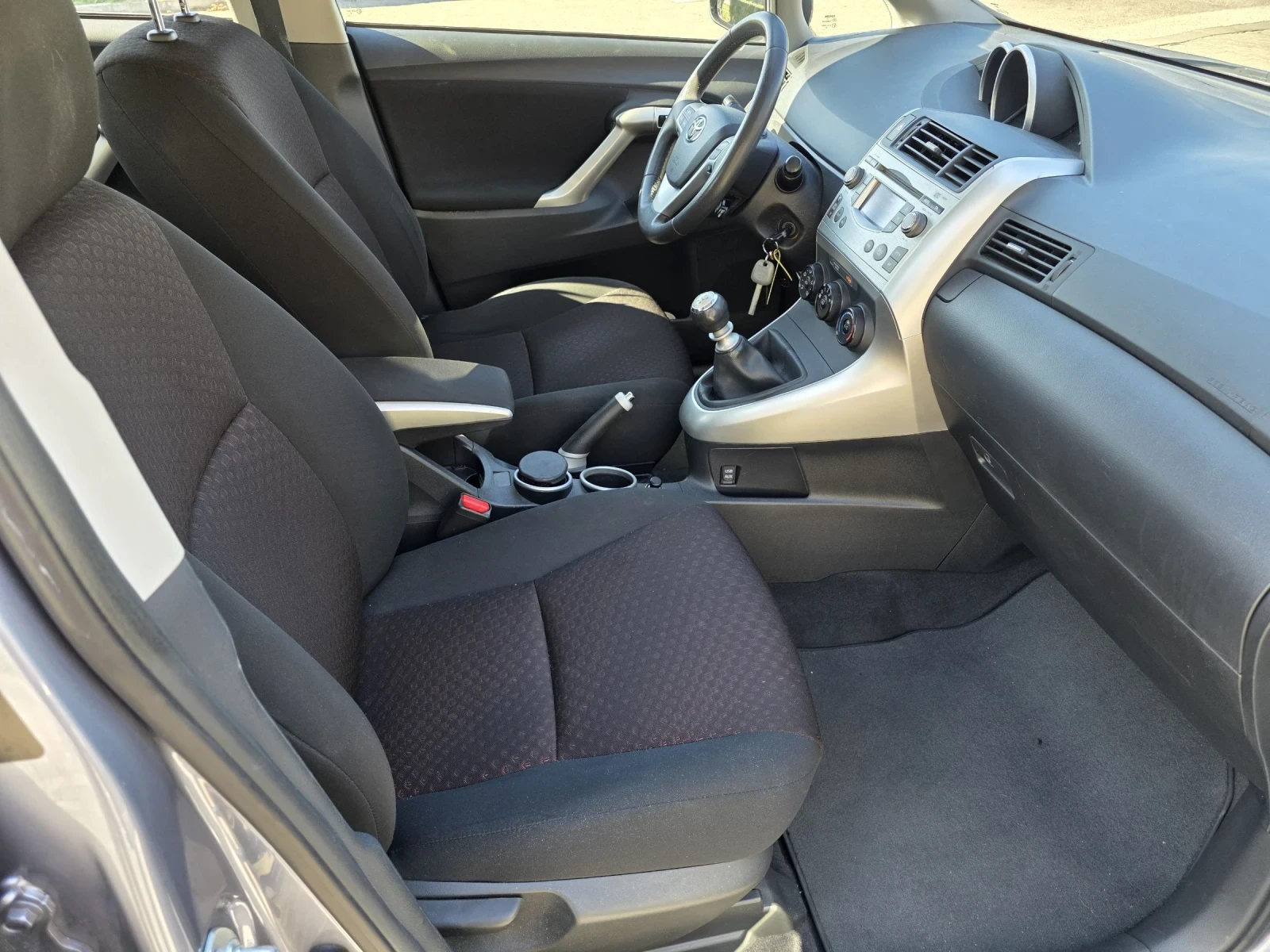 Toyota Verso 1.8i SWISS EDITION 149000km - изображение 9