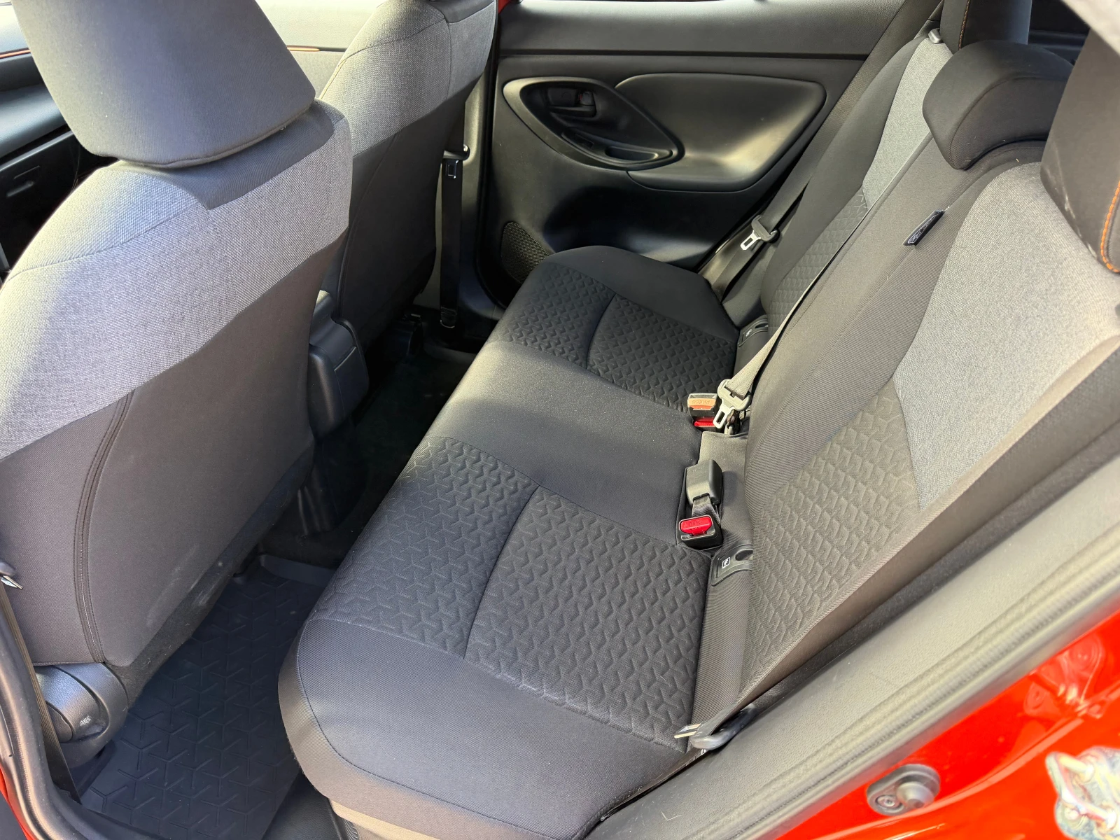 Toyota Yaris Cross 1.5h 116. 2023.     | Mobile.bg   13