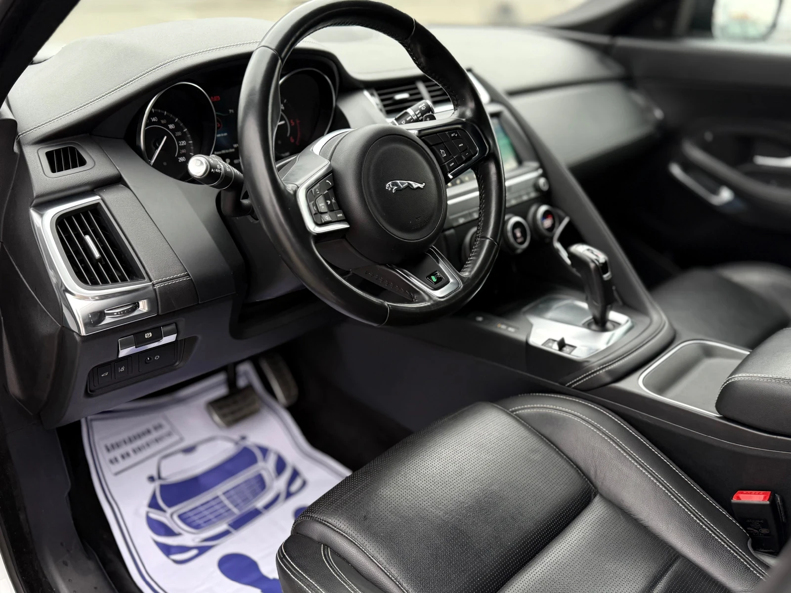Jaguar E-pace 2.0D* R-DYNAMIC* AWD* LED* CAMERA* CARPLAY - изображение 7