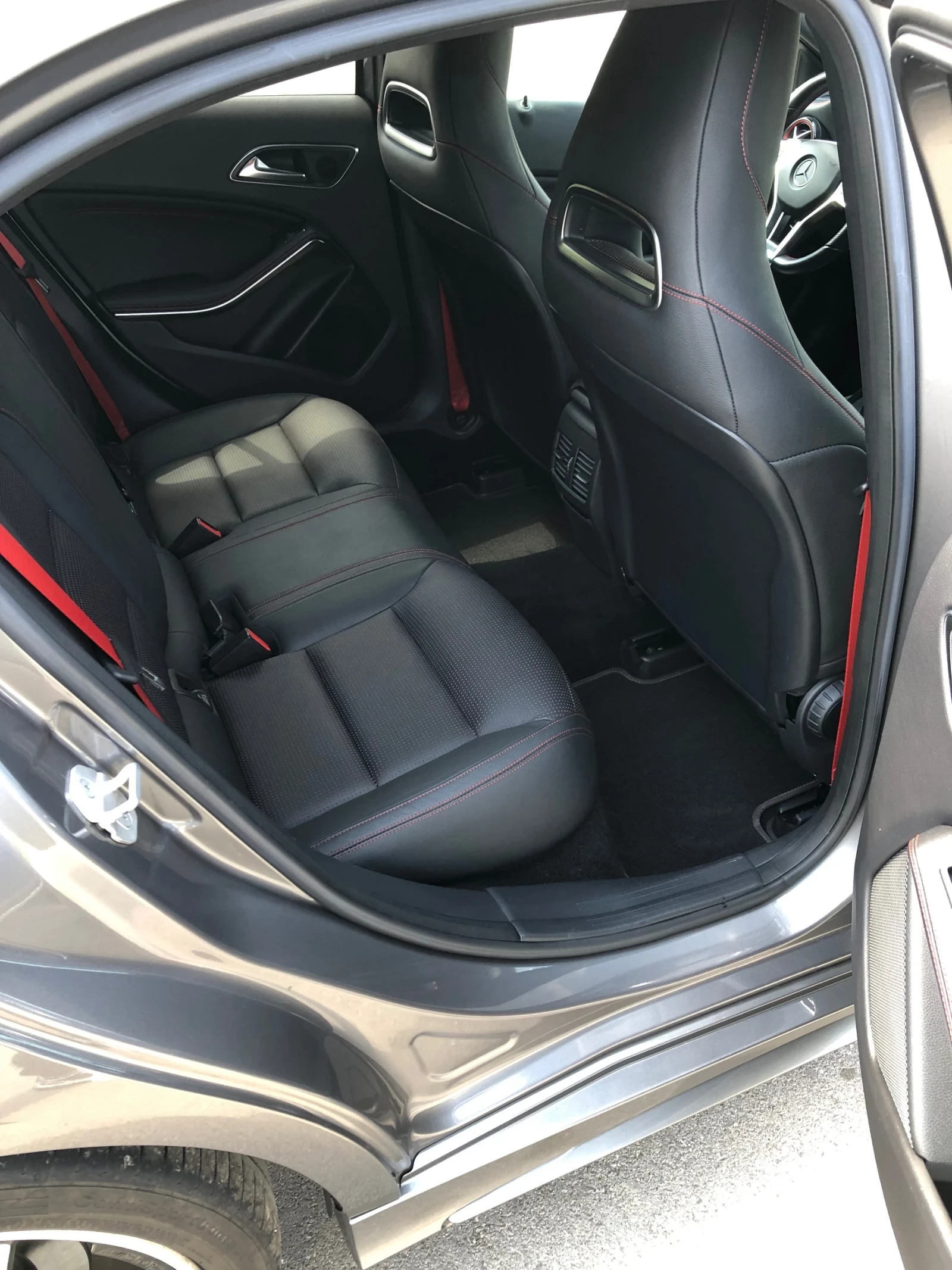 Mercedes-Benz A 250 AMG 4 MATIC, снимка 9 - Автомобили и джипове - 53876626