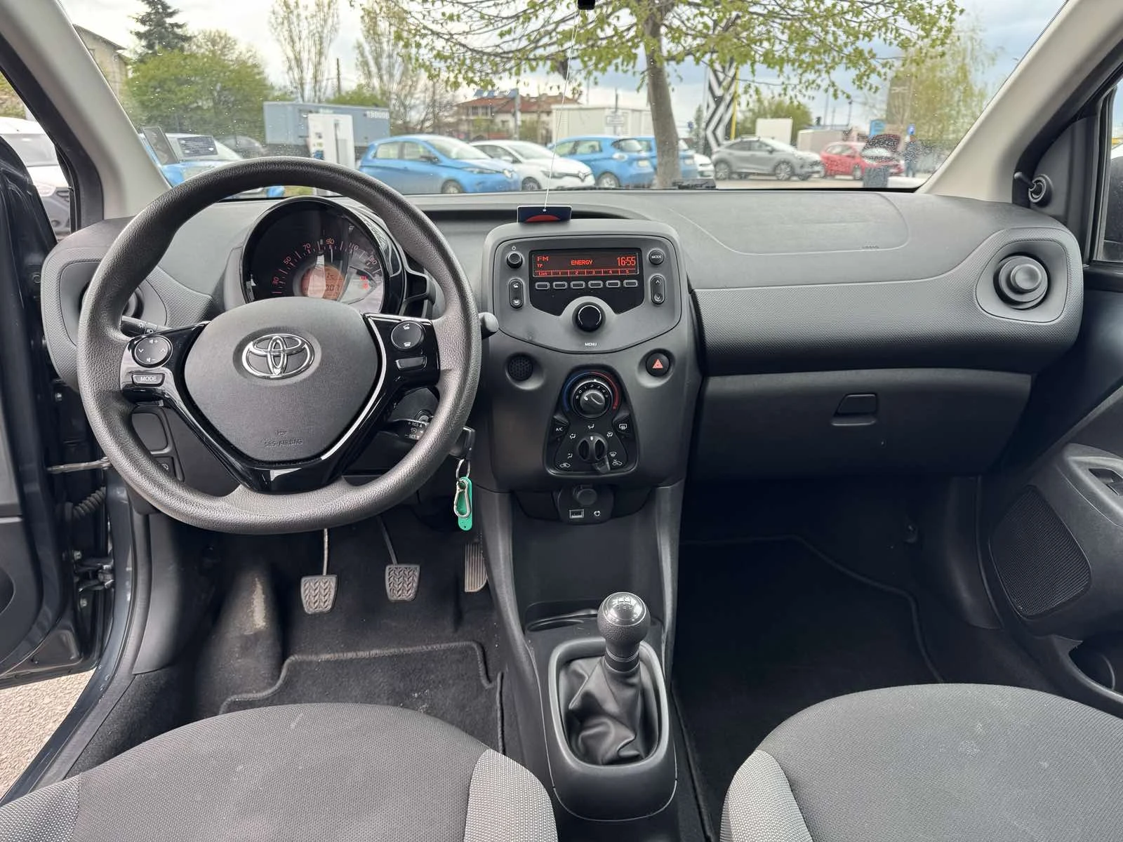 Toyota Aygo 1.0 I, снимка 14 - Автомобили и джипове - 54287992