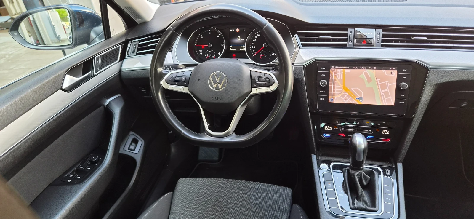 VW Passat СЕДАН 2.0TDI 150к.с. MATRIX, снимка 11 - Автомобили и джипове - 54429224