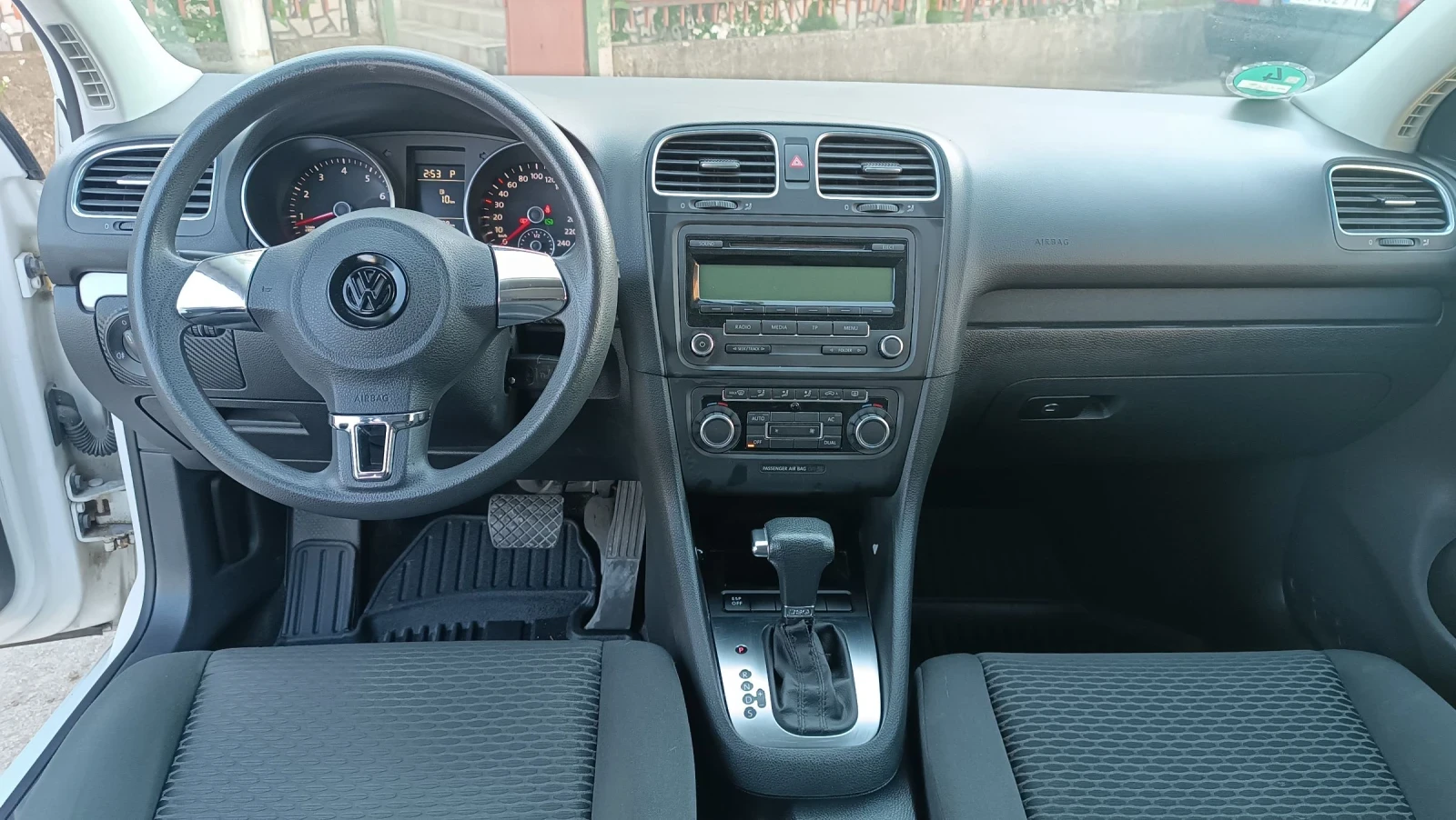 VW Golf 1.6 MPI. Топ състояние на140хил., снимка 14 - Автомобили и джипове - 54665116