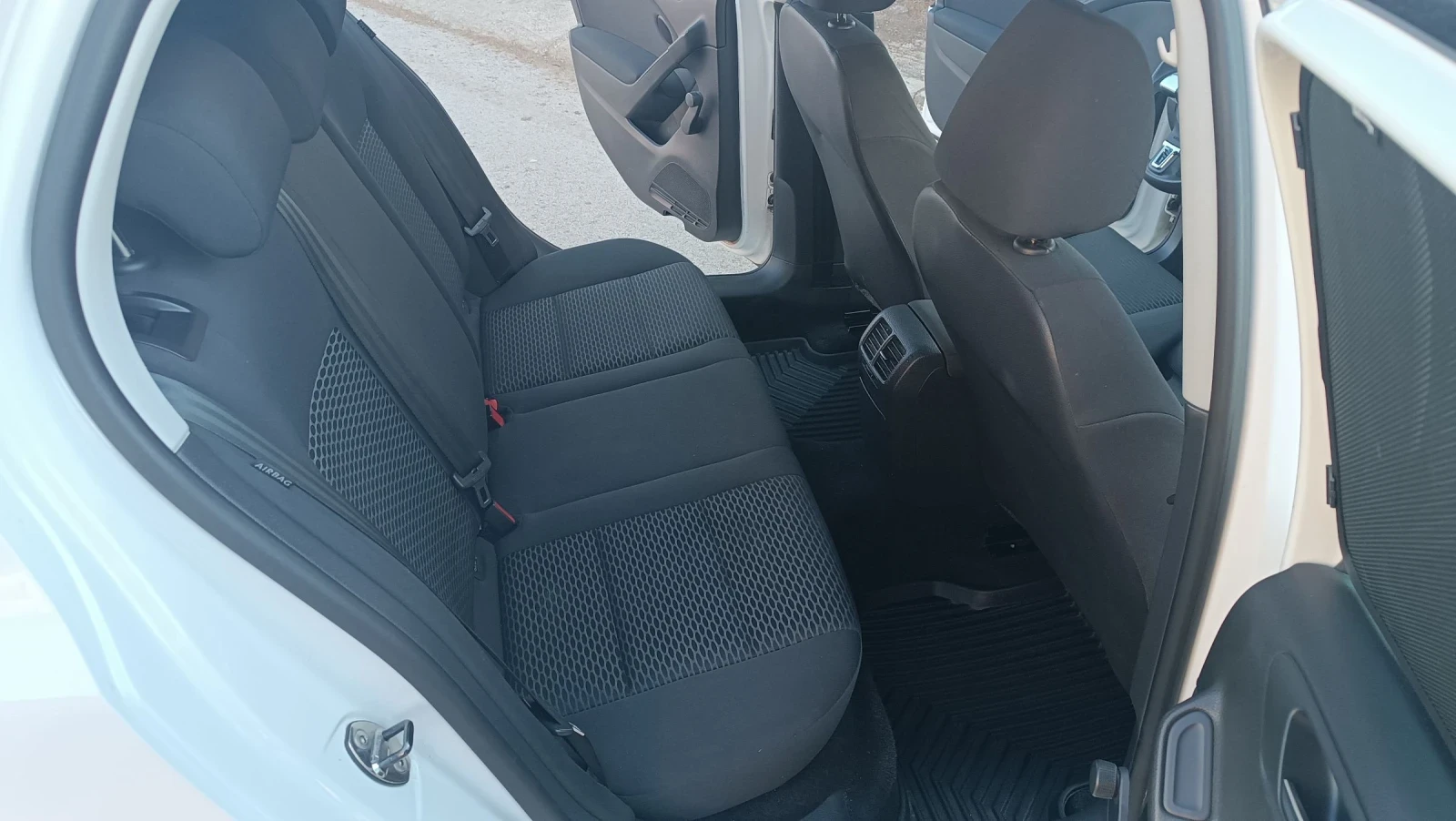 VW Golf 1.6 MPI. Топ състояние на140хил., снимка 11 - Автомобили и джипове - 54665116