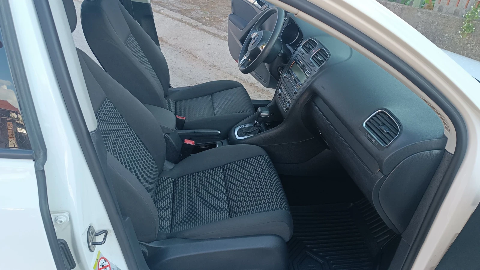 VW Golf 1.6 MPI. Топ състояние на140хил., снимка 16 - Автомобили и джипове - 54665116