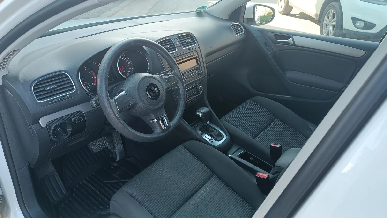 VW Golf 1.6 MPI. Топ състояние на140хил., снимка 12 - Автомобили и джипове - 54665116
