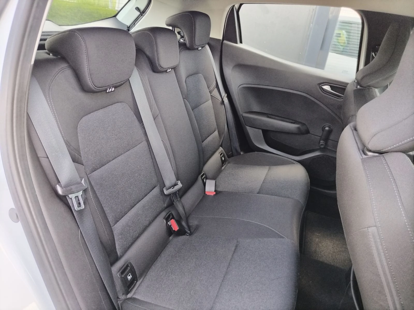 Renault Clio 1.0Tce/100к.с, снимка 15 - Автомобили и джипове - 54690975