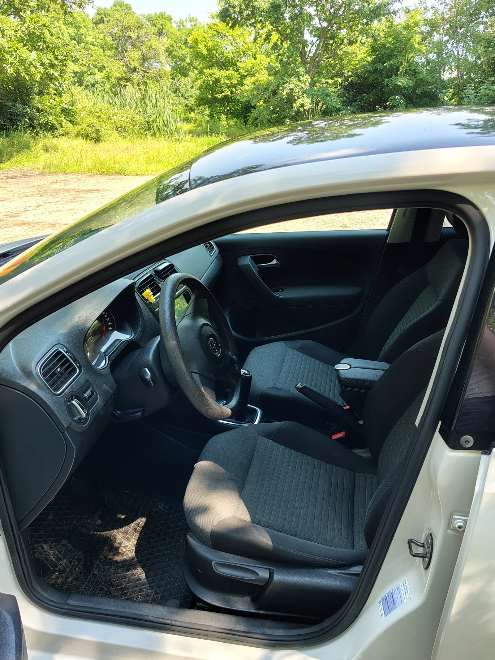 VW Polo 1.6 hdi, снимка 11 - Автомобили и джипове - 55239451