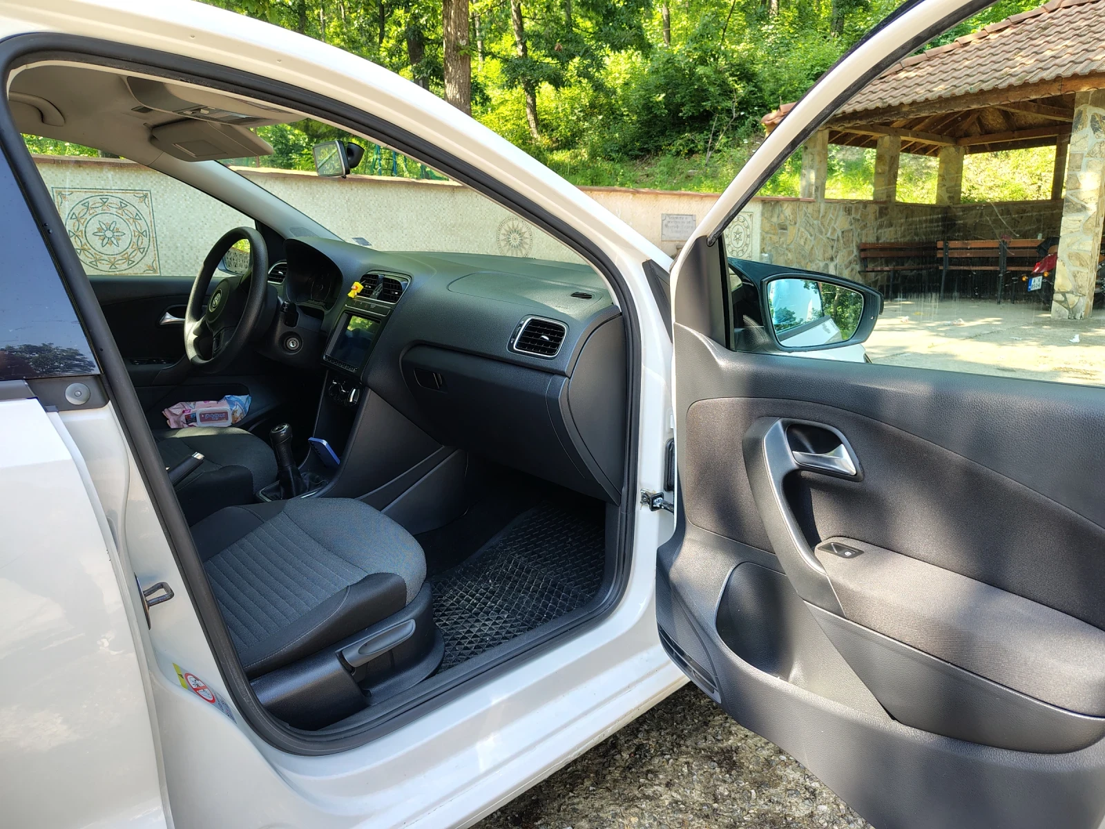 VW Polo 1.6 hdi, снимка 15 - Автомобили и джипове - 55239451