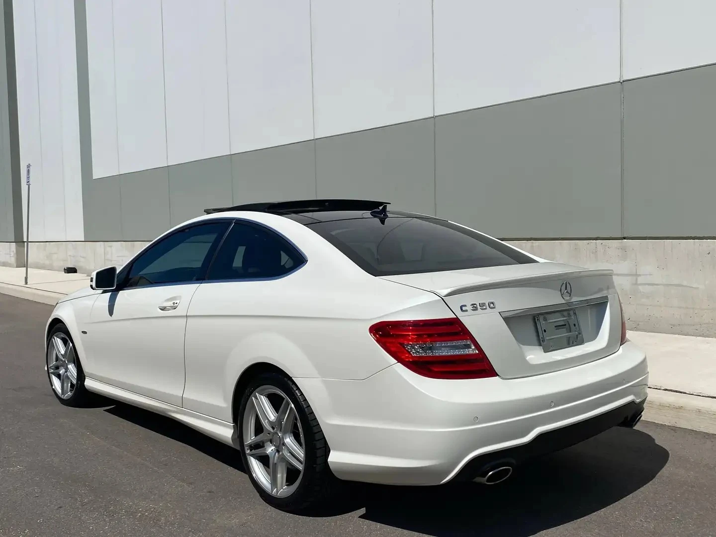 Mercedes-Benz C 350 AMG COUPE* НАВИ* КАМЕРА* ПАНО* АВТОКРЕДИТ, снимка 3 - Автомобили и джипове - 55624130