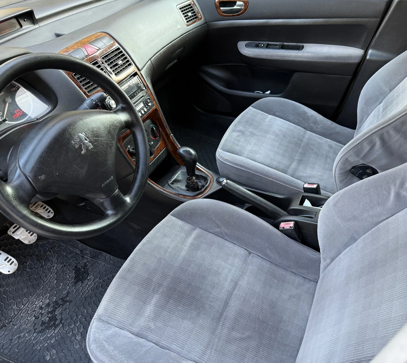 Peugeot 307 2.0Hdi, снимка 10 - Автомобили и джипове - 55784627