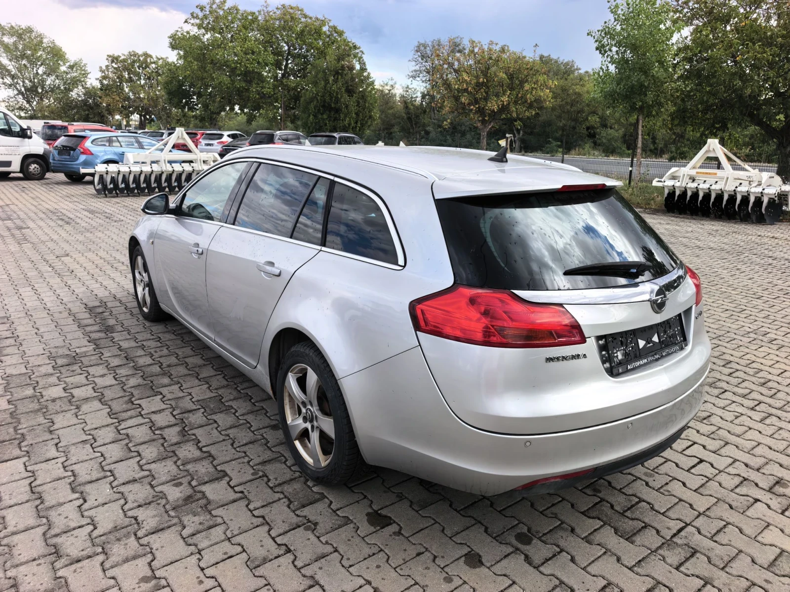 Opel Insignia 2.0д 131кс , снимка 4 - Автомобили и джипове - 56198751
