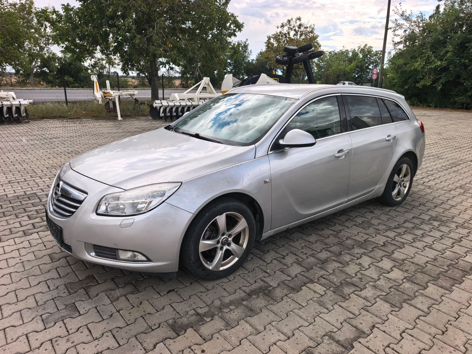 Opel Insignia 2.0д 131кс , снимка 2 - Автомобили и джипове - 56198751