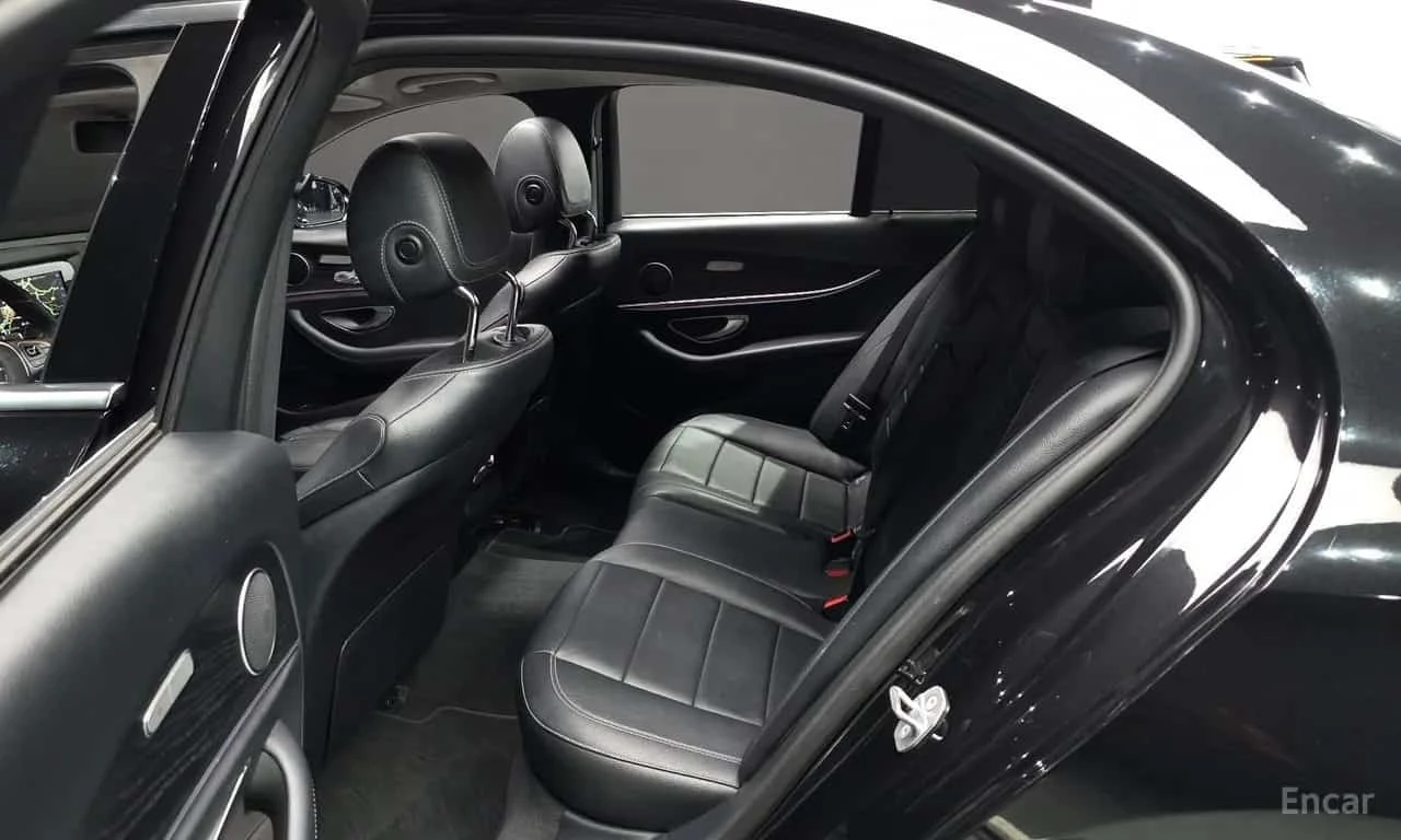Mercedes-Benz E 200 * E200 Avantgarde * , снимка 12 - Автомобили и джипове - 56614406