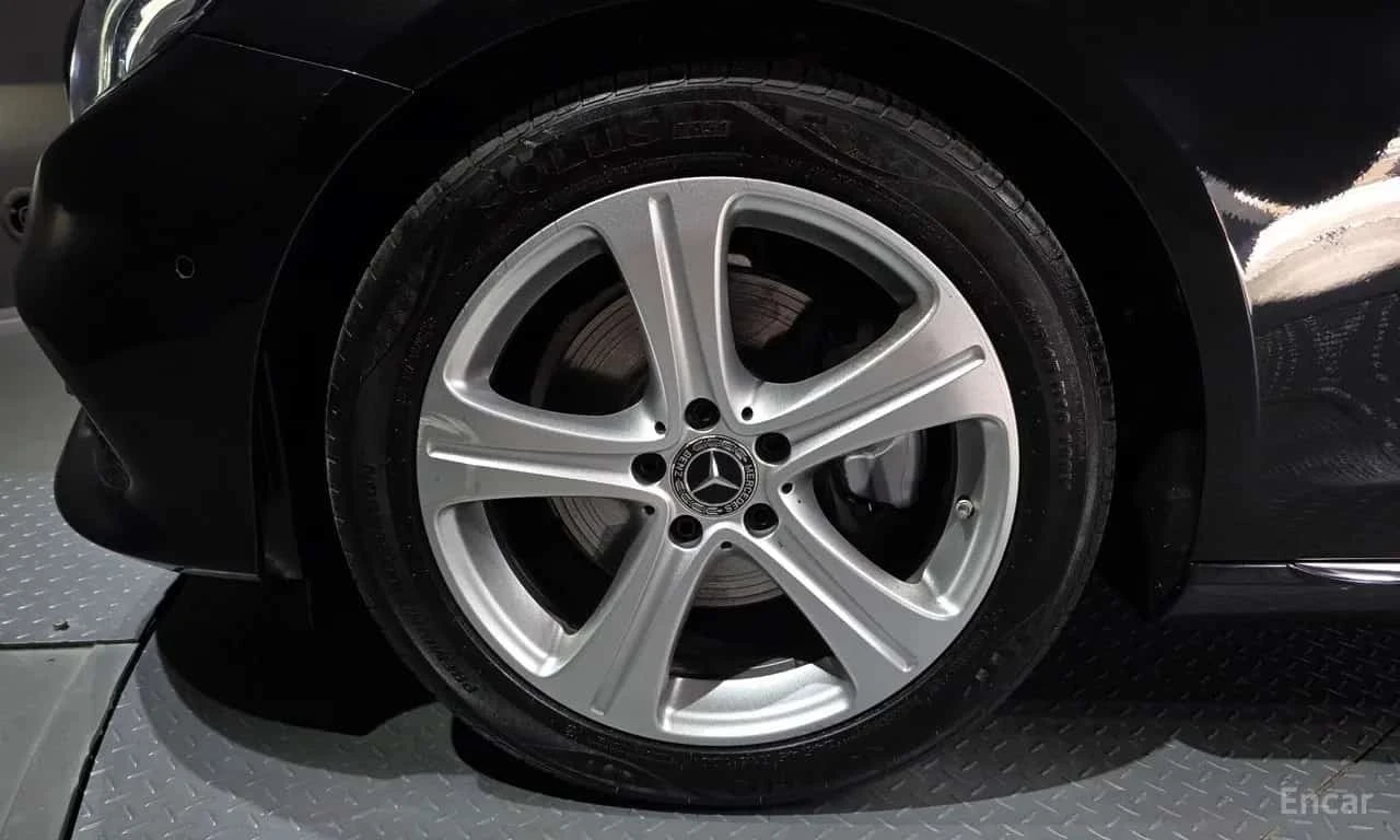 Mercedes-Benz E 200 * E200 Avantgarde * , снимка 5 - Автомобили и джипове - 56614406