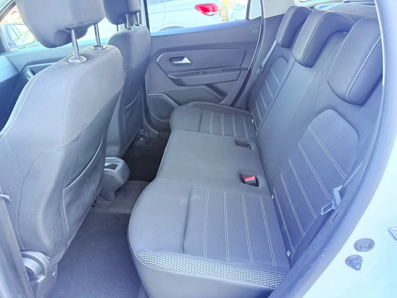 Dacia Duster 1.5dci * Avtom* Navi* UNIKAT* , снимка 8 - Автомобили и джипове - 47371042
