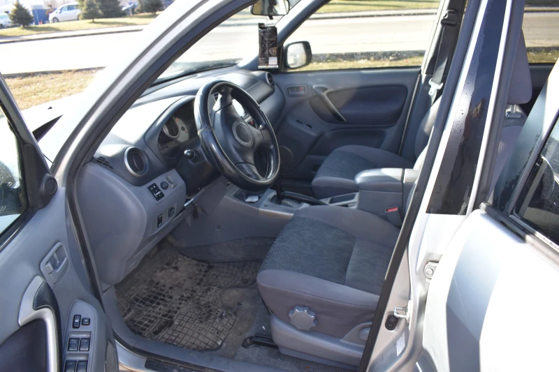 Toyota Rav4, снимка 8 - Автомобили и джипове - 48953083