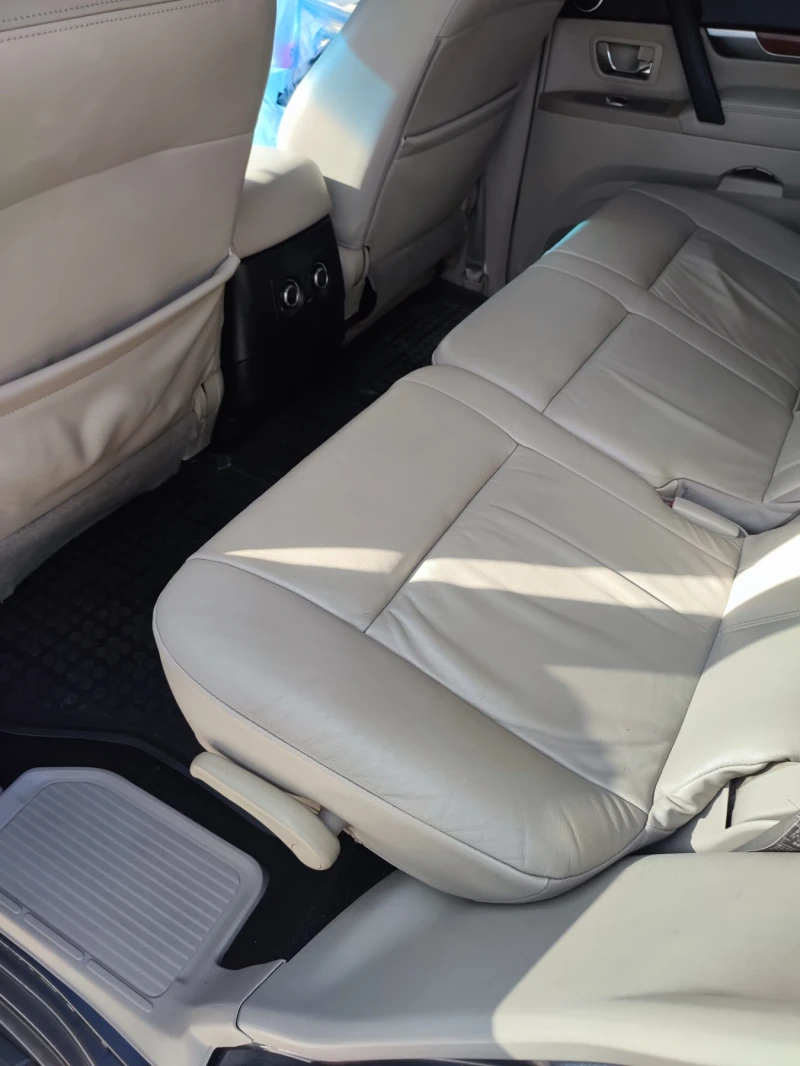 Mitsubishi Pajero, снимка 3 - Автомобили и джипове - 52172921