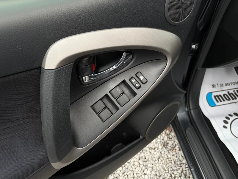 Toyota Rav4 2.2D4D-136 k.c., снимка 9 - Автомобили и джипове - 52747983