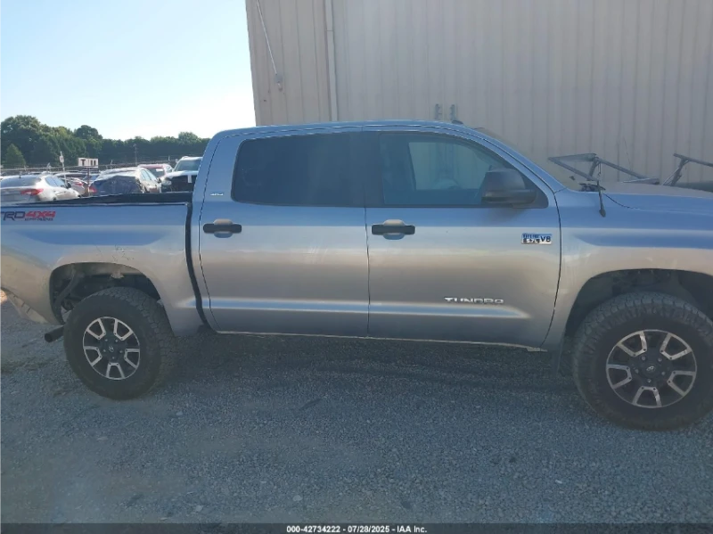 Toyota Tundra SR5 5.7L V8, снимка 6 - Автомобили и джипове - 52892382