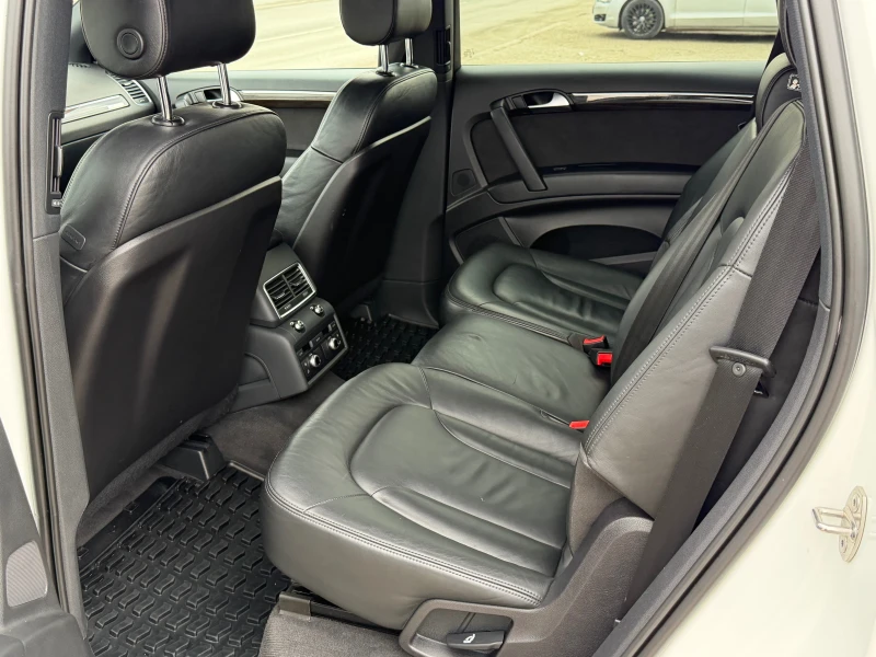 Audi Q7 4.2TDI BARTER, снимка 11 - Автомобили и джипове - 53471339