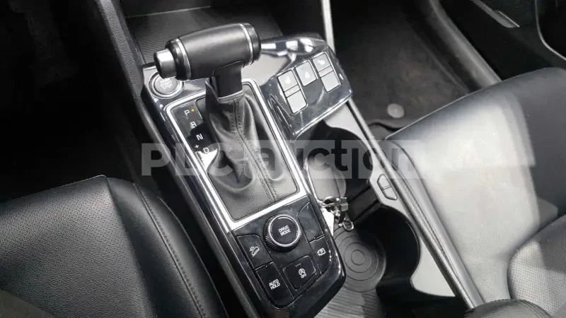 Kia Sportage 1.6 T-GDI| DISTRONIC| КАМЕРА| ПОДГРЕВ| ВКЛ.ТЕХНОТЕ, снимка 6 - Автомобили и джипове - 54360165