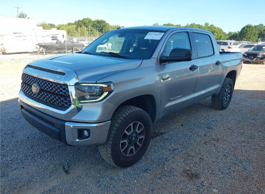 Toyota Tundra SR5 5.7L V8, снимка 1