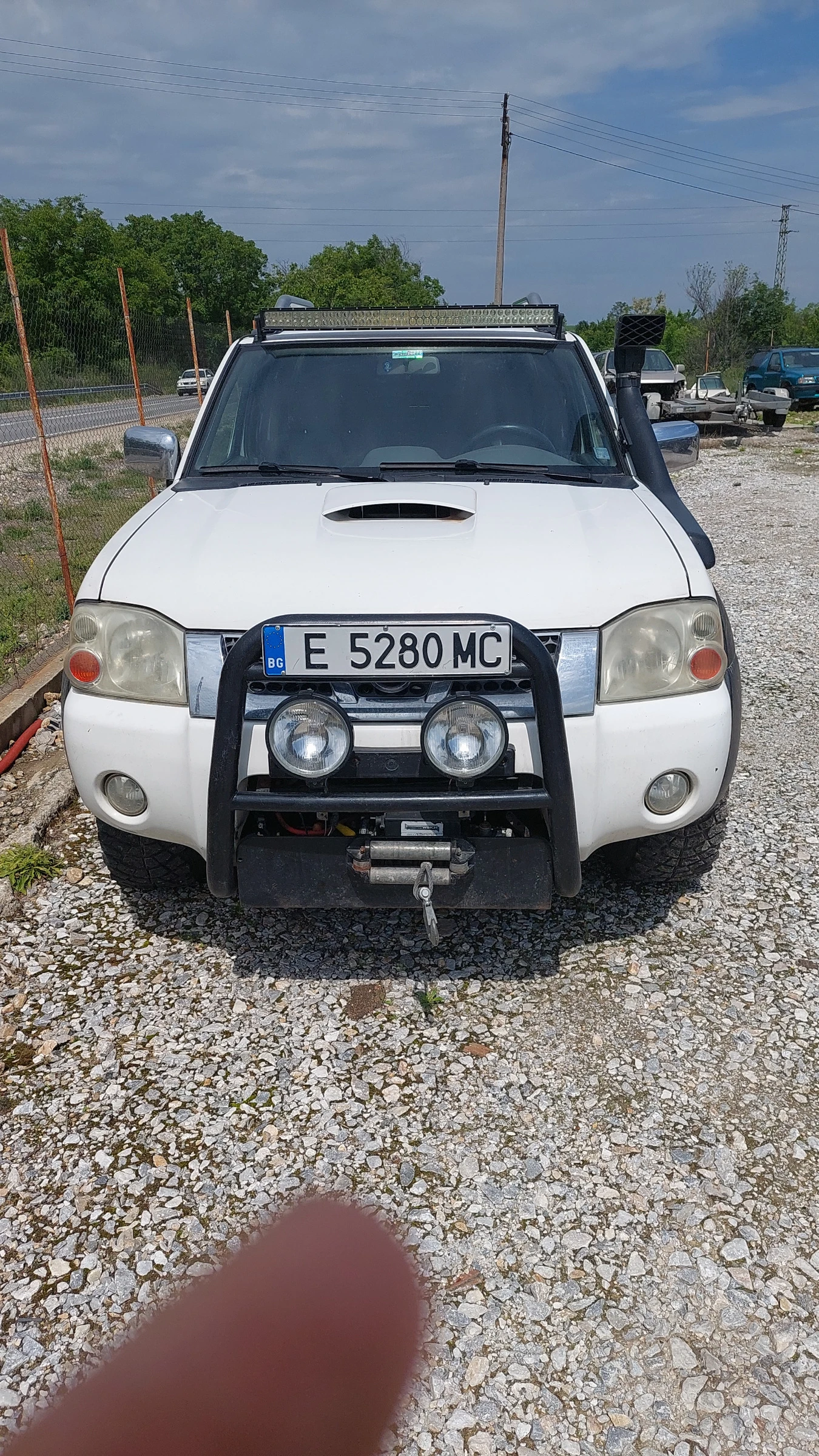 Nissan Navara 2.7 125к.с - изображение 2