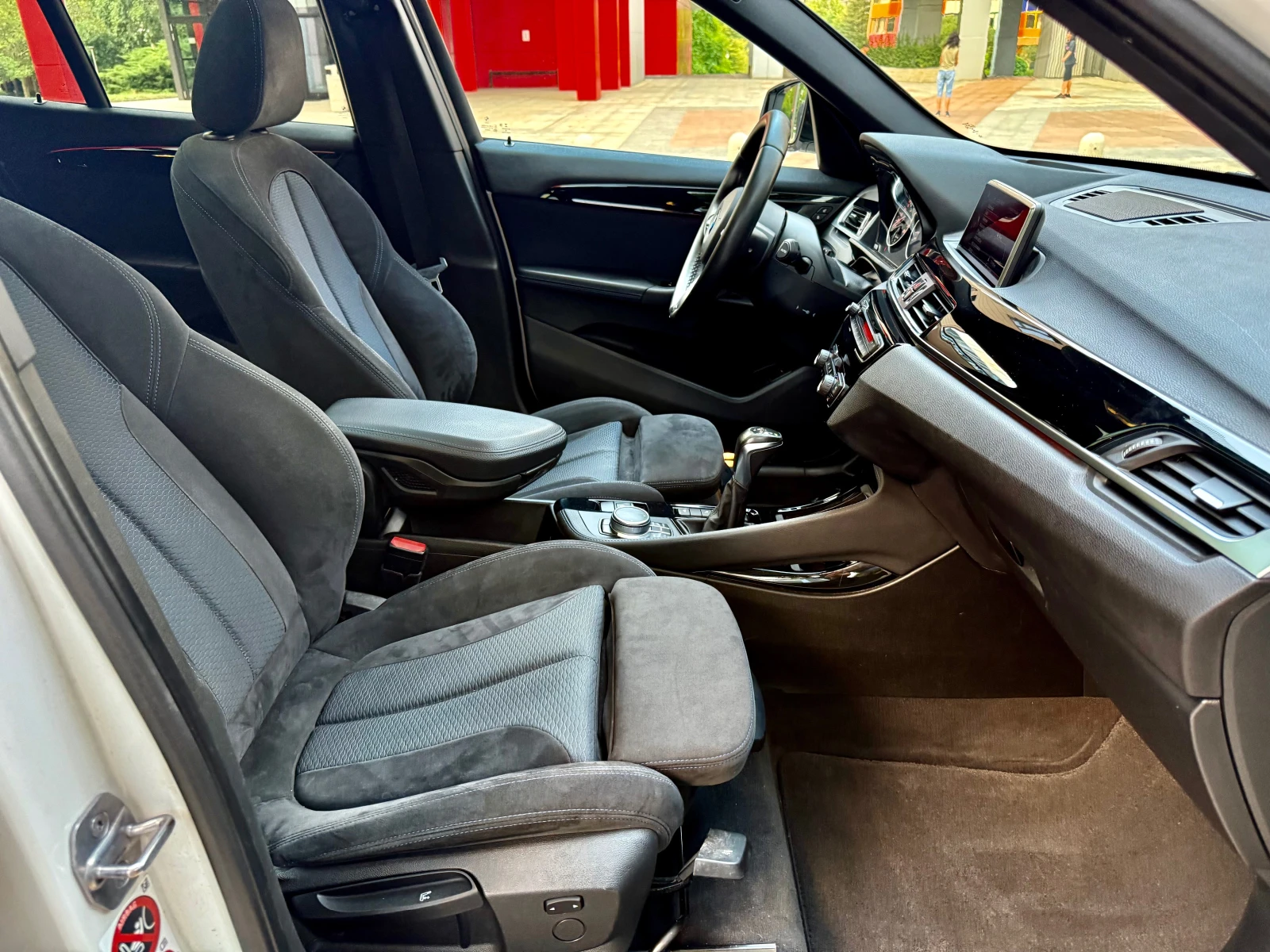BMW X1 2.0d xDrive, M-pack/PANO/HeadUp/LED/SWISS - изображение 8