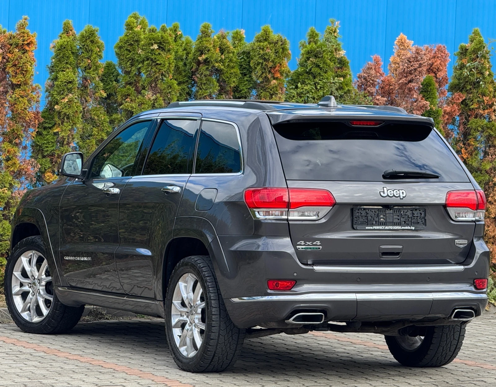 Jeep Grand cherokee 3.0D-SUMMIT-FULL-ПАНОРАМА-ПОДГРЕВ-ОБДУХВАНЕ-KEYLES - изображение 3