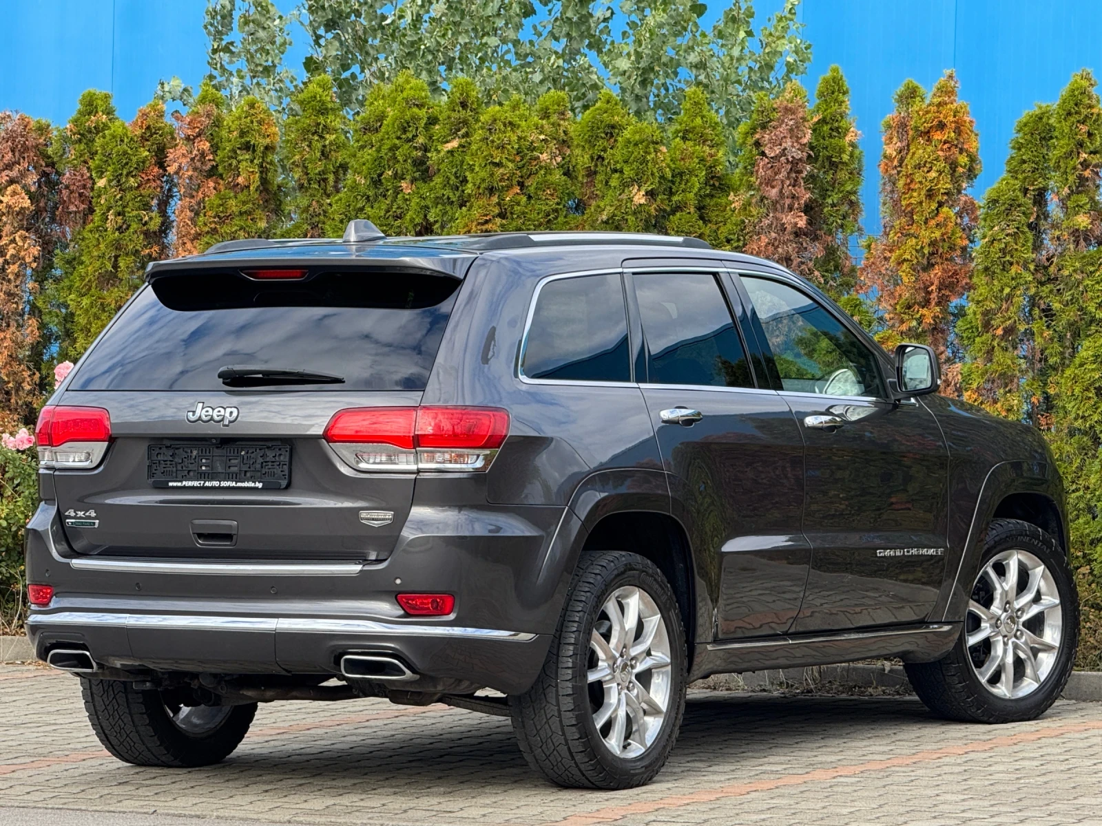 Jeep Grand cherokee 3.0D-SUMMIT-FULL-ПАНОРАМА-ПОДГРЕВ-ОБДУХВАНЕ-KEYLES - изображение 5