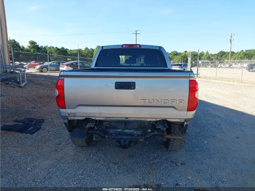 Toyota Tundra SR5 5.7L V8 - изображение 5