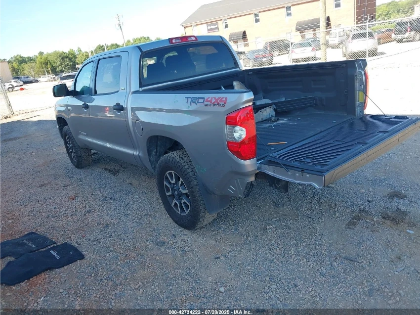 Toyota Tundra SR5 5.7L V8 - изображение 4