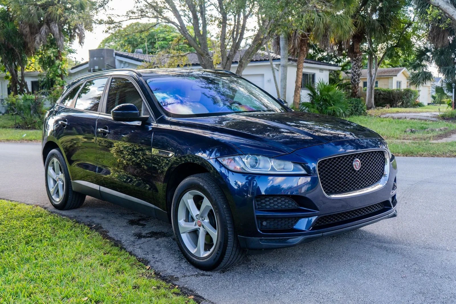 Jaguar F-PACE Premium - изображение 3