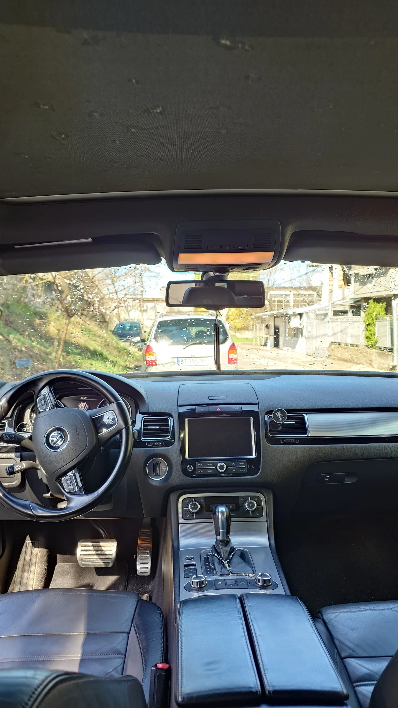 VW Touareg, снимка 6 - Автомобили и джипове - 54004298