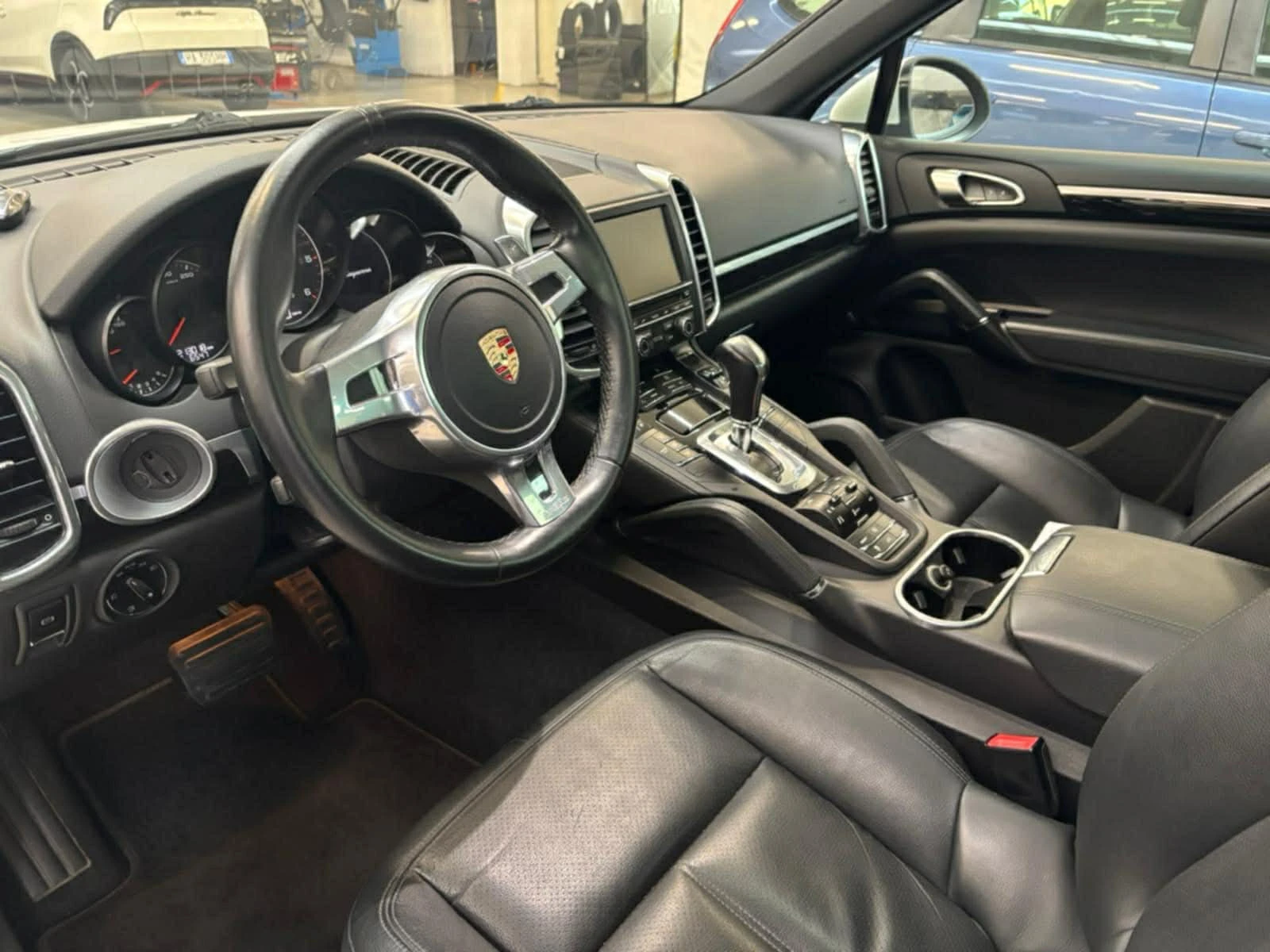 Porsche Cayenne 3.0D, снимка 5 - Автомобили и джипове - 54089057