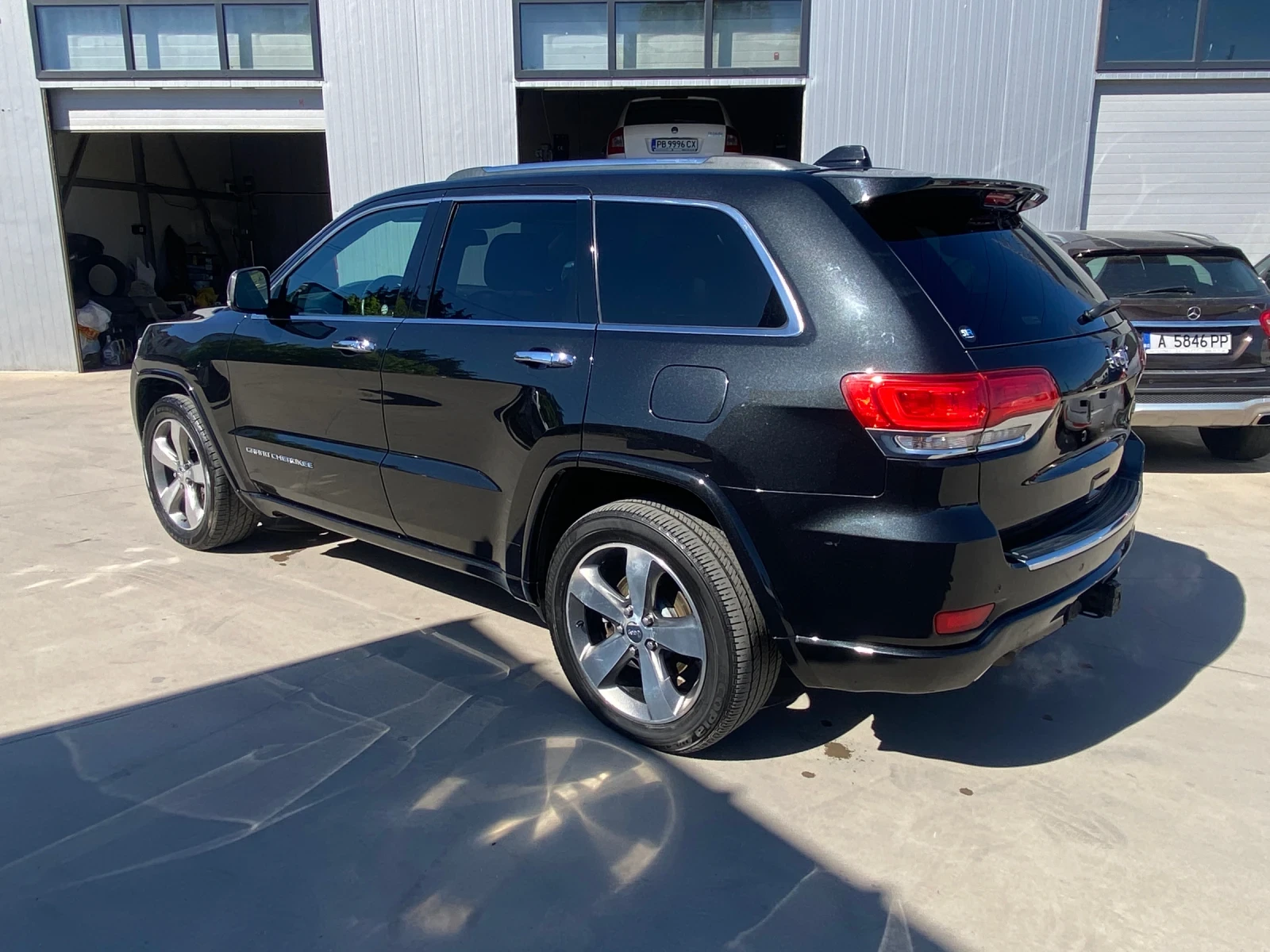Jeep Grand cherokee Overland, снимка 7 - Автомобили и джипове - 54553891