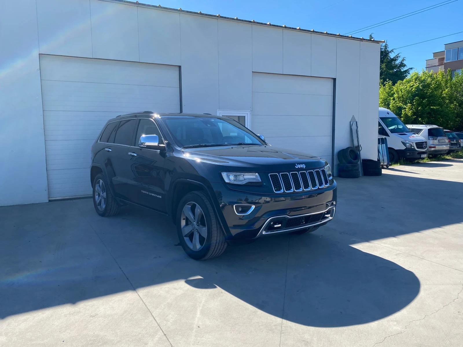 Jeep Grand cherokee Overland, снимка 3 - Автомобили и джипове - 54553891