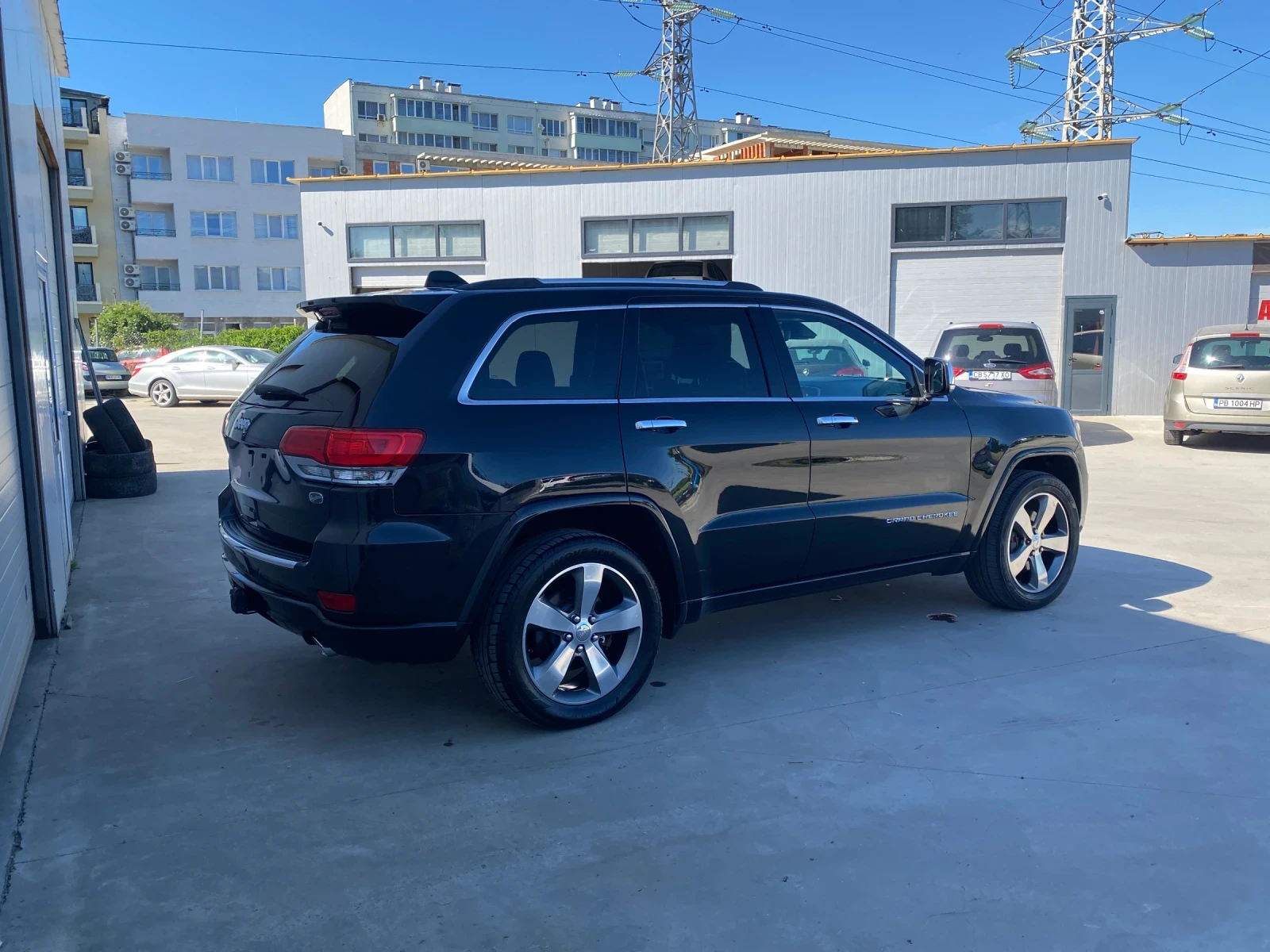 Jeep Grand cherokee Overland, снимка 6 - Автомобили и джипове - 54553891