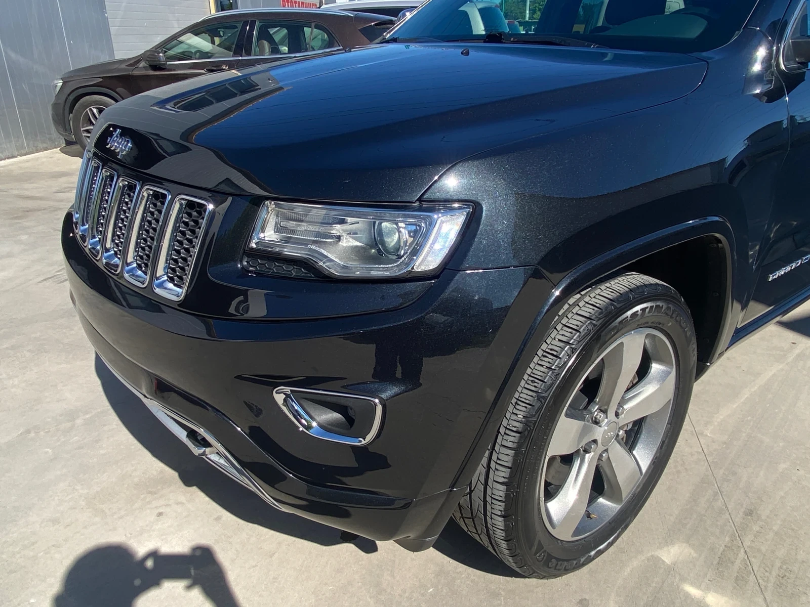 Jeep Grand cherokee Overland, снимка 5 - Автомобили и джипове - 54553891