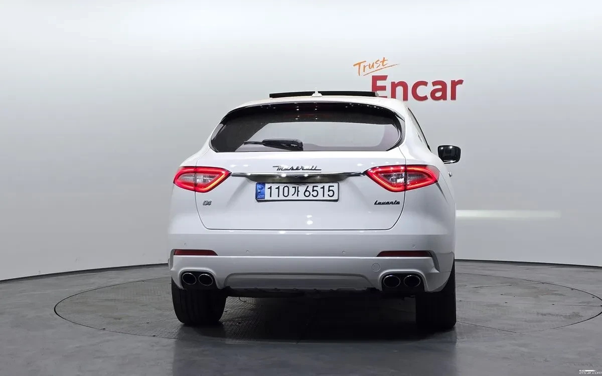 Maserati Levante Sport Pack* Grain Leather* Skyhook Suspension, снимка 3 - Автомобили и джипове - 54655961