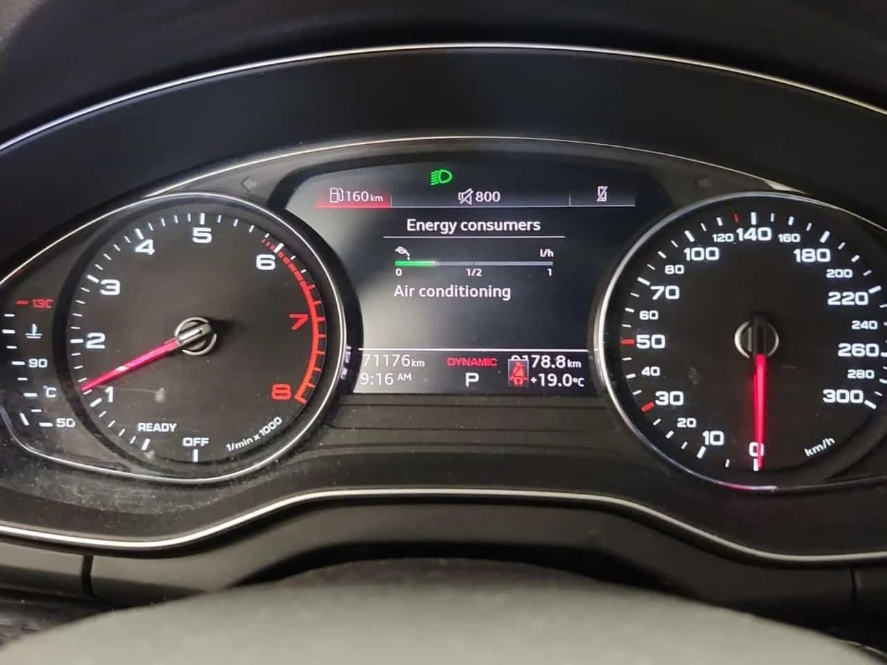 Audi Q5  40 Tfsi Quattro / ДИСТРОНИК / ПОДГРЕВ / 2 КЛЮЧА , снимка 10 - Автомобили и джипове - 55402575