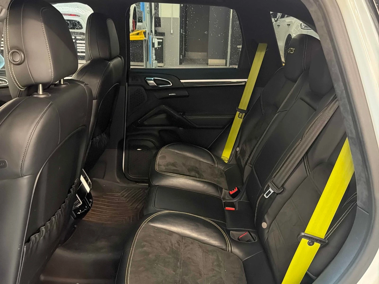Porsche Cayenne GTS ЦЕНА ДО БЪЛГАРИЯ АВТОКРЕДИТ, снимка 12 - Автомобили и джипове - 55653440