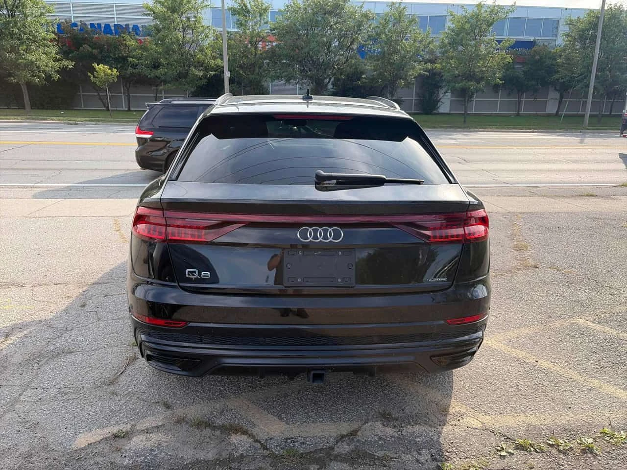 Audi Q8 Progressiv / 360 / LED / CARFAX / АВТОКРЕДИТ, снимка 4 - Автомобили и джипове - 55670562