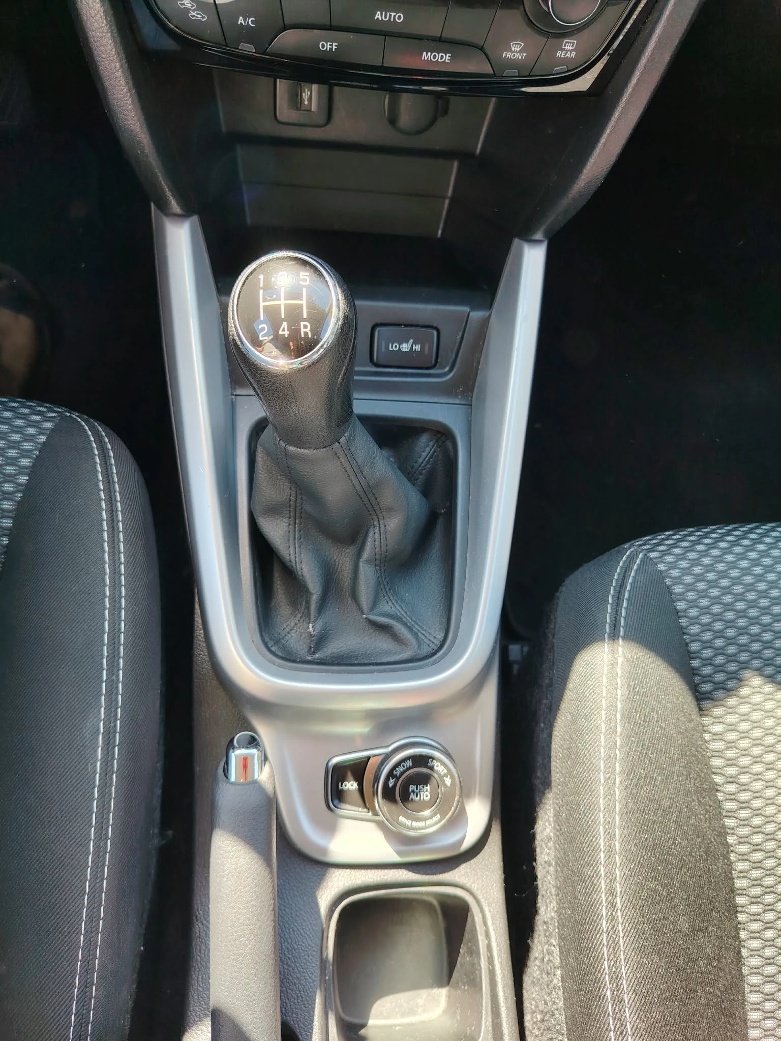 Suzuki Vitara, снимка 10 - Автомобили и джипове - 55976303