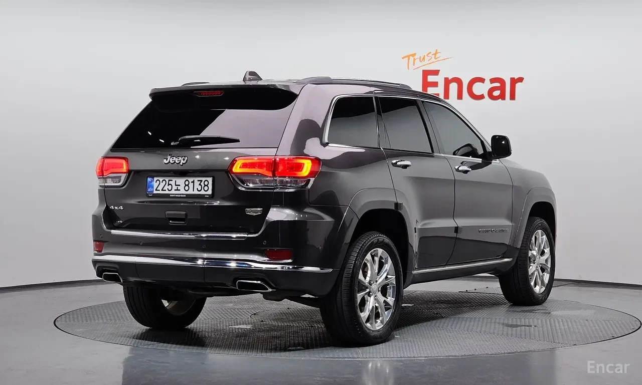 Jeep Grand cherokee 3.6 SUMMIT / ОБДУХ / DISTRONIC / PANO / H&K / FULL, снимка 2 - Автомобили и джипове - 56144664